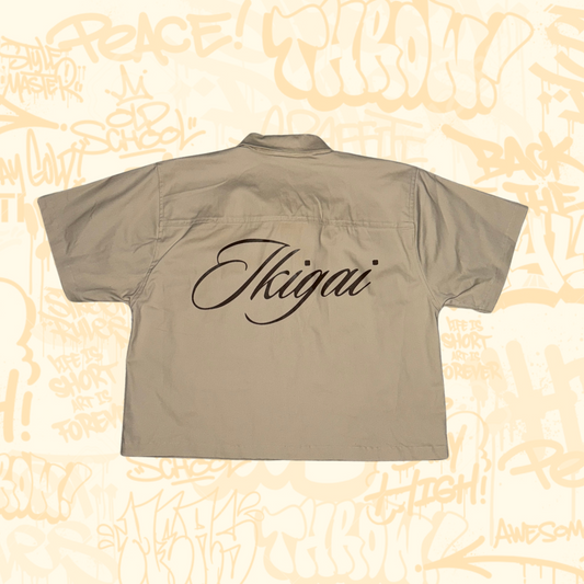 IKIGAI OLD SCHOOL SOBRE CAMISA BEIGE